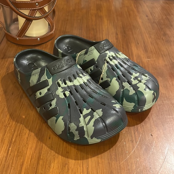 Adidas Adilette Clog Camo Camouflage shoes sandals QW1050 Mens sz 8 Women’s sz 9 - Picture 2 of 10